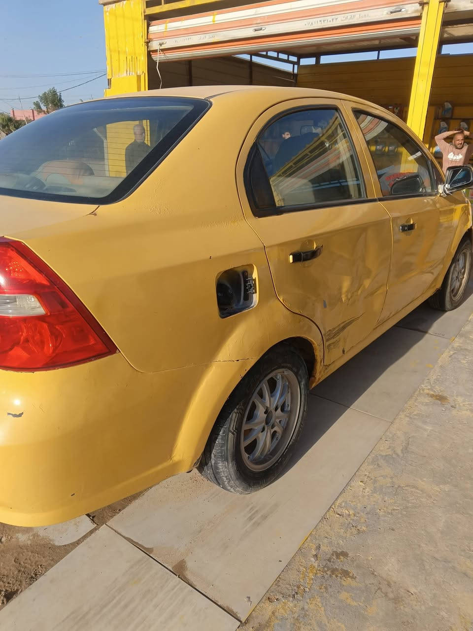 السلام عليكم افيو موديل 7 بيه ضربه بس الباب واضح امامك مكينه وكير جدد السنويه صاقطه ومطلوبه هيئه وخرامات الاتصال والاستفسار ***********
