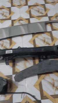 السلام عليكم متوفر غراض سورنتو ١٩ للبيع الي يحب يشتريهن يتصل على هذا الرقم ***********
