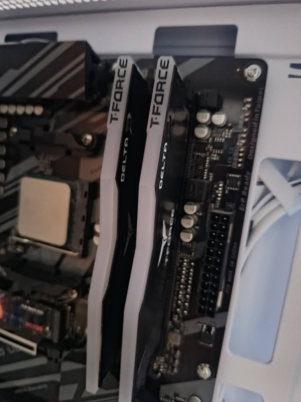 قطع للبيع 

المعالج ryzen 5 5600x السعر 180 الف وبي مجال بسيط 

الرام ddr 4 16 g سرعه 3600 السعر 140 

m. 2 -1t سرعه 7400 السعر 150 جديد 

مذربورد x570 السعر 250 الف 

كيس جديد sama يحتوي شاشه اماميه السعر 150


**إذا كنت صاحب هذا الإعلان وتريد حذفه لأي سبب، رجاءا أرسل رسالة إلى الدعم الفني**