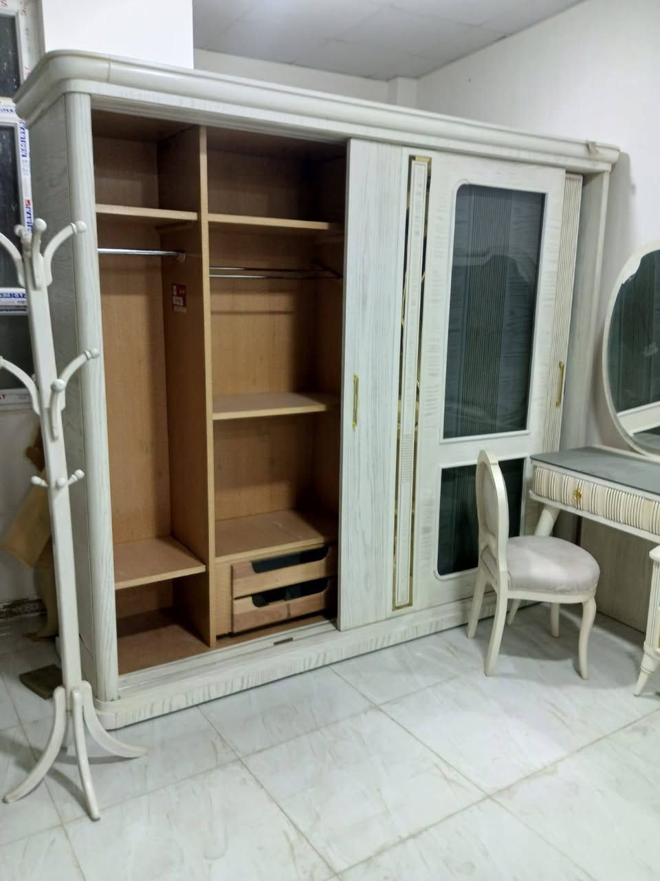 غرف لبنانيه تكمه للبيع بأسعار مغريه للإستفسار الاتصال ***********متوفر واتساب
