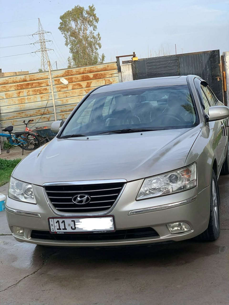 للبيع فقط سوناتا خليجي لون ذهبي رقم بغداد انكليزي الجديد السيارة تدفئة تبريد جديد تخم تاير جديد حدادية جديدة كير ومحرك مكفولات من الفتح والضرر محركها 2400 دوش بأسمي السيارة بيها الجاملغ امامي جهة السايق رش بدون ضربه ومباوك الباب شويه من الصبغ وشوية جراد بنهايه القمارة والباقي مكفول مواصفاتها 
حساسات خلفية 
تحكم ستيرن مثبت سرعة فتحة سقف 
صاج ملكي مسجل بلوتوث مري اشارة وشفط موجودات بس ما شادهن مال سوناتا 
العنوان بغداد التاجي السعر 123 وبيها مجال حك الجية
للاستفسار *********** متواجد واتساب

