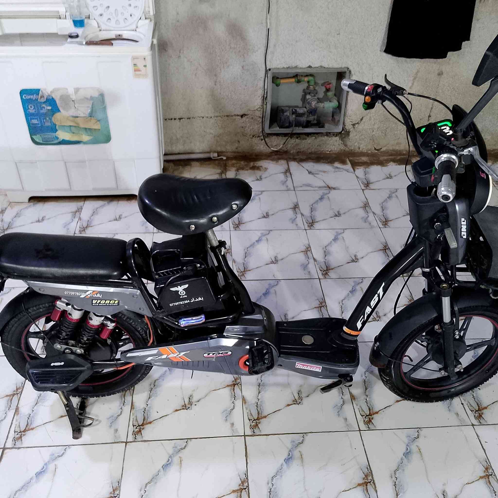 السلام عليكم
دراجه شحن 4 بطاريات 
مثبت السرعه 
4نمر
سرعه 73 حقيقي 
موديل 2025
السعر 350
او بيهه مجال
الستفسار 
*********** وتساب 
***********
