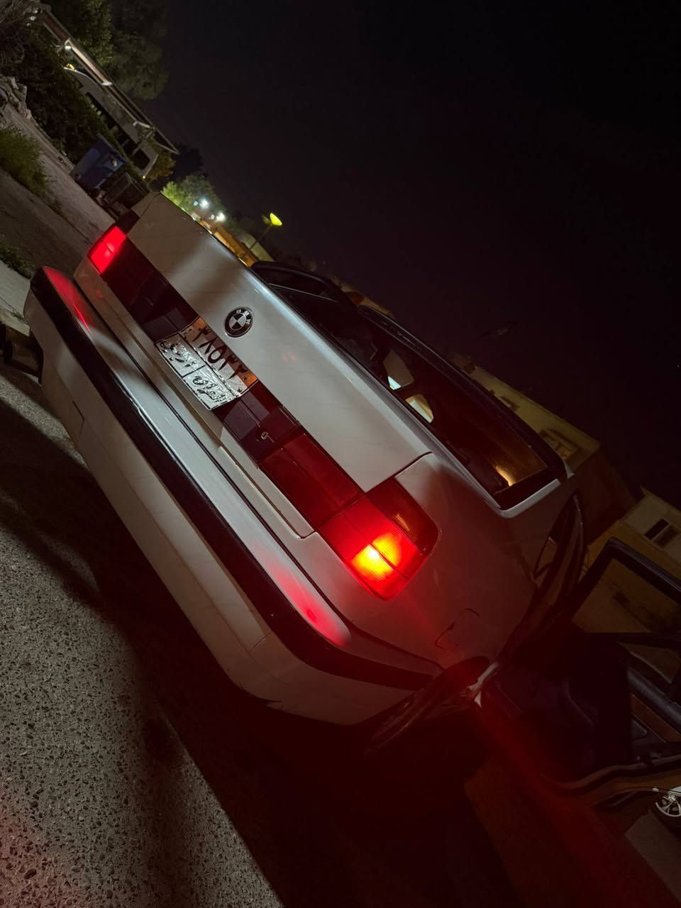 اللهم صلي عل محمد وال محمد سلام عليكمBMW 25 مسكر  موديل 93 كامله سياره مصبوغه عام كامله داخل مالتها جديد تخم تاير صدر خلفي امامي كله جديد ربع ما تصرف عليها سياره بل حقيقه احله من صور تبريد كامل غرفه جديده سعر 58 وبيها مجال حك جيه مكان سياره بغداد الثعالبه وره صيطرت شعب  رقم تلفون ***********
