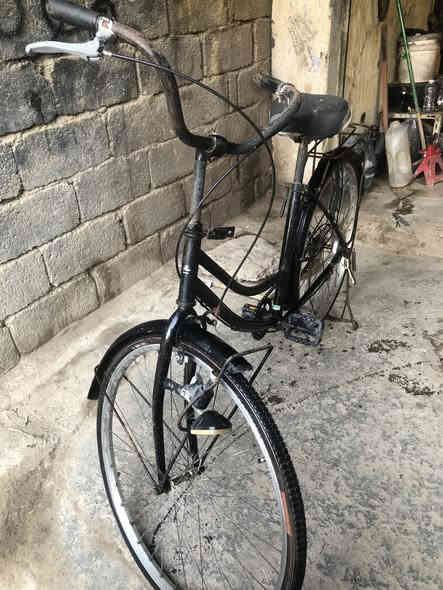 بايسكل بناتي للبيع 
حجم ٢٦ حلو وزين مابي اي شي مثل ما موضح بل صور 
السعر ٦٠ وبي مجال مكاني بغداد حي العامل متواجد على الواتساب ***********
