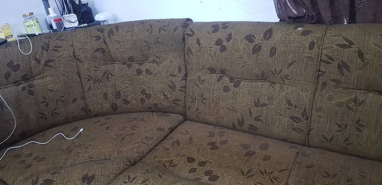 عدنا ديوان ١٤ متر فصال عراقي نظيف
السعر ٦٠٠ وبي مجال 
***********
@الجميع
