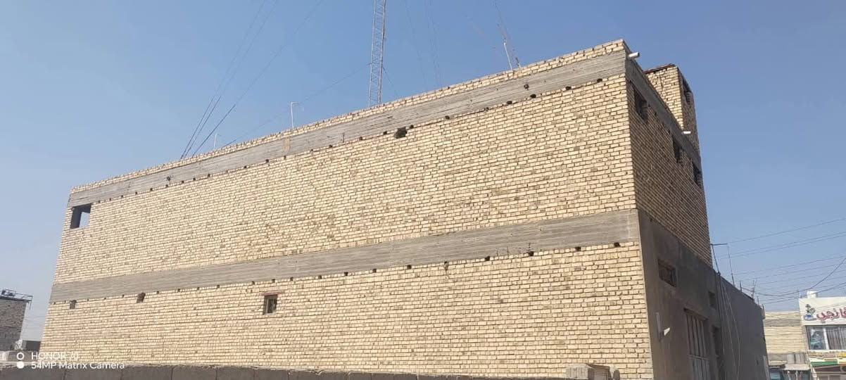 البنايه مع المحل للبيع 
مساحه 200 م طابقين بناء حديث
الشارع العام قرب مطعم ميلانو
***********

