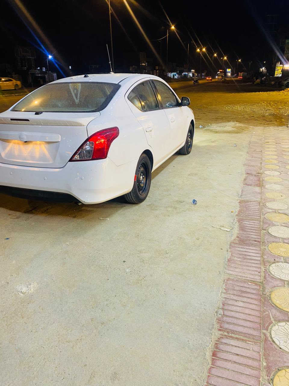 نيسان سني 2022 بليته زركه 
رقم اربيل تنتهي 2027 /3 
سيارة جاهزه وحلوه من كل نواحي 
بيه فقط باردات  كلش خفيف 
سياره ماشيه 89 
بيع مستعجل رايده 109 وبيه مجال  

0773 462 5298‬
