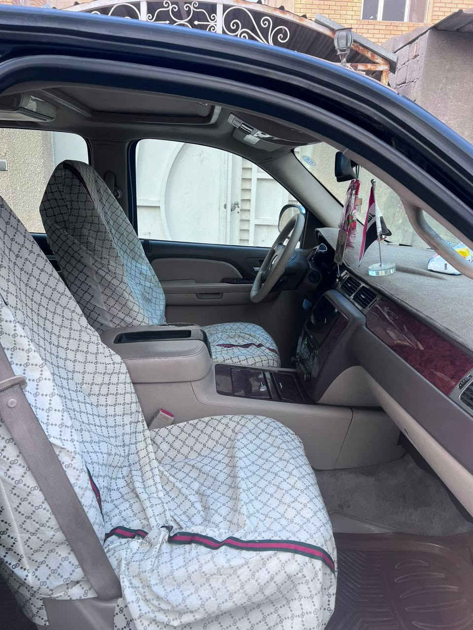 تاهو 2009 LTZ السعر 200
رقم بصرة كفاله من الضربه 
بيه صبغ  مقدمة البنيد  وصبغ مقدمة الجاملغ كما موضح في السونار عنوان الزبير البرجسية
مكلف بالنشر وهذا الرقم 
*********** الزبير, البصرة
