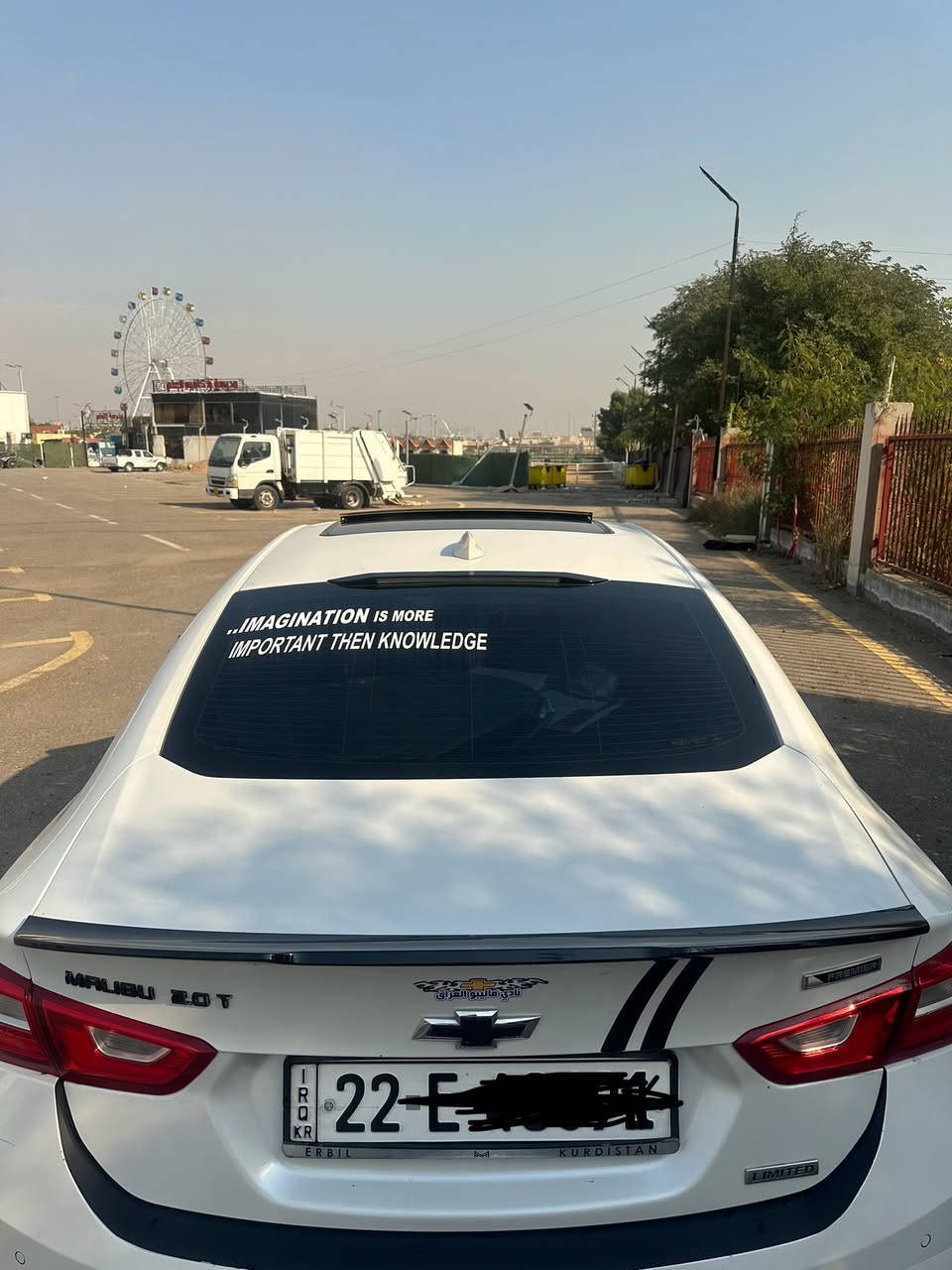 سلام عليكم 
ماليبو 2016 بريمير اعلى فئه سبورت  
محرك 2000 تيربو 
فول مواصفات لاخير
بنوراما
داخل جوزي 
بصمه تشغيل 
بصمه اربع ابواب 
تشغيل عن بعد 
تبريد قطعتين 
كشنات جلد تدفئه تبريد 
رادار امامي
تحكمات سترين
وبعد بيها هواي مواصفات 
سياره نضيفه وحلوه كلش 
حادثها صفحه
بجم كبس 
رقمها اربيل 
مكانها بغداد 
سعرها 120وبيها مجال 
***********
