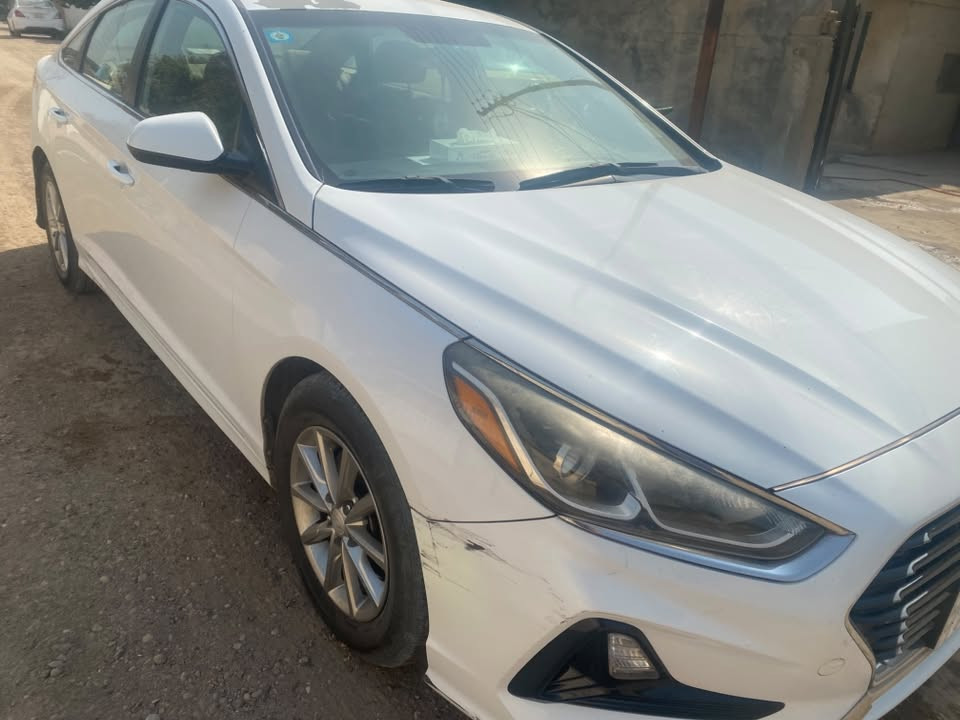 سوناتا امريكي  se 
مكينة gdi بدون تنقيص 
بغداد بأسمي السنوية ساقطة
ماشية ٨٦ ميل 
السيارة فقط محتاجة صدر امامي 
الضرر باب خلف السائق والجاملغ الايمن الخلفي الصبغ فقط رش من امريكا بس ابيعها صبغ حزام   
بيها تكشير بالقمارة موضح بالصور  
سعرها ١١٥ وبيها مجال تجي تفحص وتقتنع وتشلع عيوني 
*********** 
واتساب 
مكان السيارة ابي غريب الزيتون
