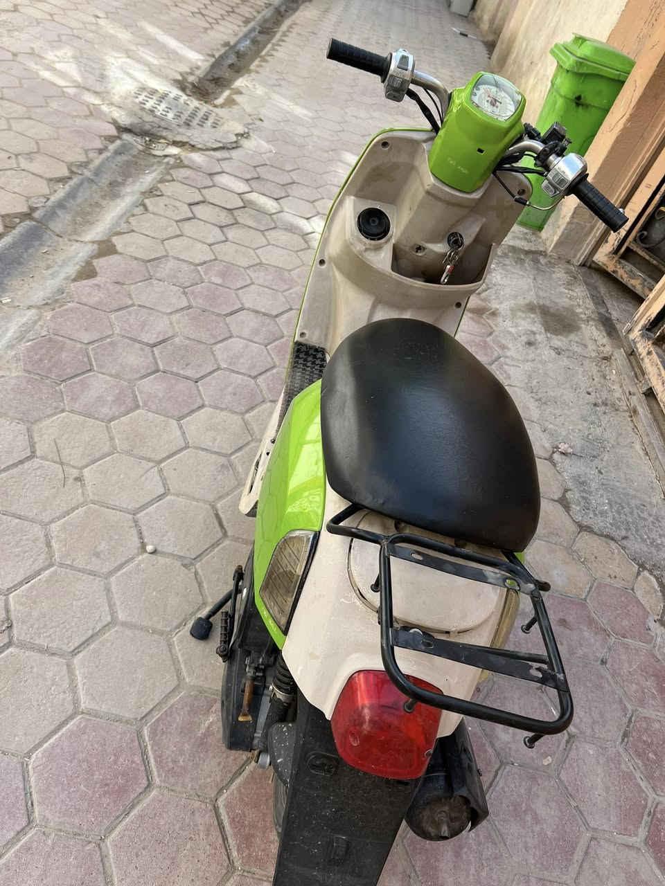 السلام عليكم دراجه ماكس بوليسي بوشه 49 للبيع الدراجه نضيفه وكلها شغاله كامله اشاير لايت بك لايت دشبول كله شغال السعر450 وبيها مجال مكاني كربلاء حي العباس شراي تصل ***********
