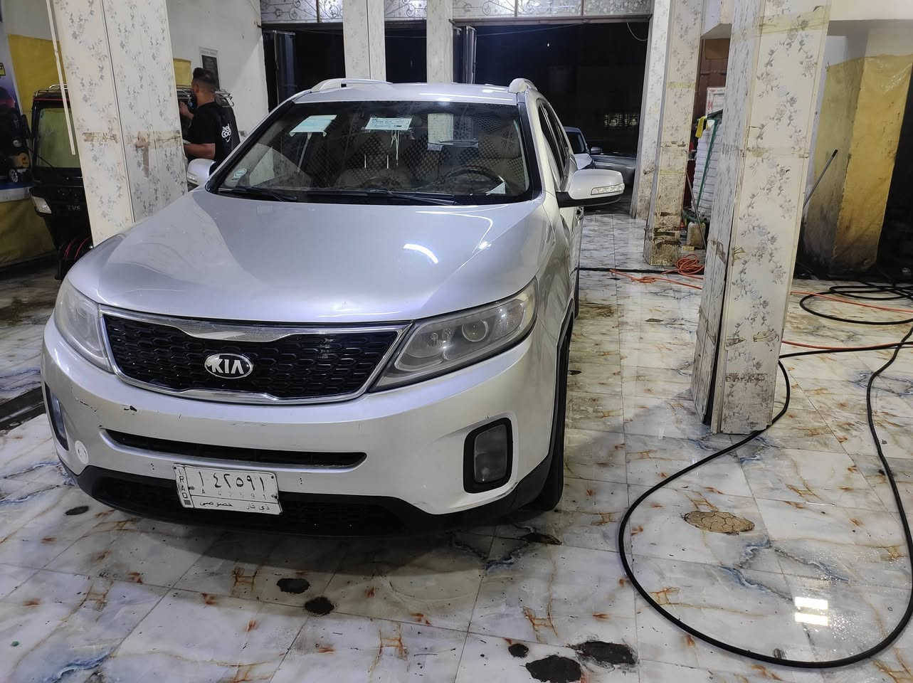 السلام عليكم سورنتو موديل 15 خليجي بسمي سبعة راكب ستة سلندر السعر 160 بيه مجال السيارة مابيه سنوار تجي وتفحص اي شي بيه ينزل من سعر السيارة *********** تحويل ثاني يوم
