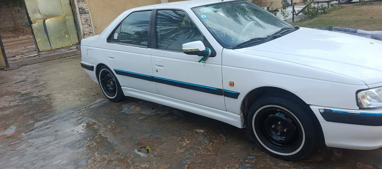 السلام عليكم بيجو بارص مديل ١١كير مكينه حداده جاهزه رقم نكليزي بغداد هزه جديده دواخل جديده تبريد شغال عارضه ب٤٥ وبيه مجال كلش بسيط ***********
