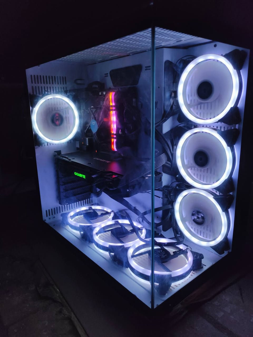 المواصفات
Pc gaming للبيع

المعالج: Intel Core i5-10400 6 Cores / 12 Threads

كرت الشاشة: RTX 2060 SUPER 8GB GDDR6 Gigabyte

اللوحة الأم: Gigabyte B460M D2V

الرام: 16GB DDR4 Dual Channel

التخزين: SSD 512 GB

HDD 2TB
الملحقات : Ups 1500  _ ماوس _ كيبورد _ شاشة منحنيه من سامسونج حجم 27 انج
ملاحظة: جميع القطع موجوده كراتينهن
العنوان : بغداد _مدينة الصدر
للتواصل: ***********

