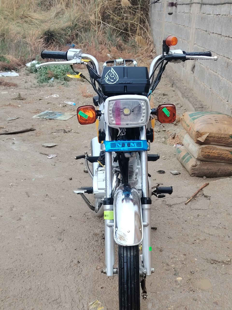 السلام عليكم دراجه نأمه 2025للبيع السعر ٥٥٠وبيها مجال دراجه نضيفه ممفتوح برغي منها مكاني كربلأ ***********
