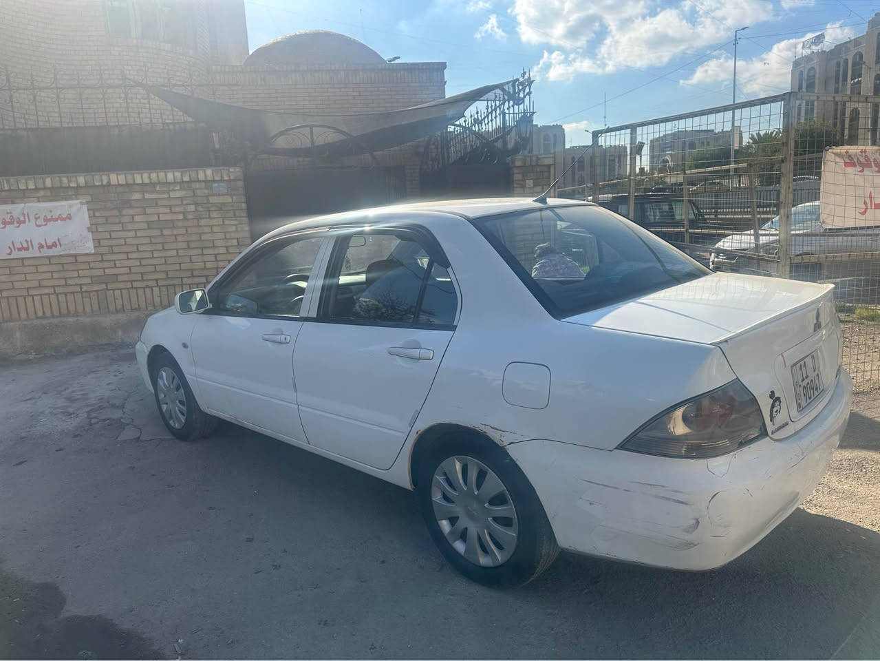 لانسر موديل ٢٠١١ السونار مرفق وياها بيها بارد فقط 
الدعاميه الاماميه مبدله محرك ٢٠٠٠ شادلها السياره نظيفه السعر ٨٥ 
العنوان بغداد شارع حيفا او حي الاعلام 
للاستفسار الاتصال على 
*********** بغداد, العراق
