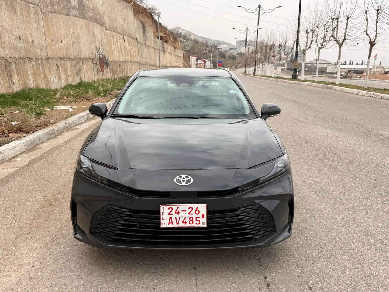 2026 CAMRY LE AWD
لون سمنتي
موديل 2026
مواصفات: LE معروفة رادارات ٣٦٠ درجة كوشن كهربائي وهيتر، تحكمات ستيرن كامل، تحديد مسار وسرعة، تحديد تكييفي لعدم الاقتراب من المركبات المجاورة، الخ…
ماشية 600 ميل فقط، حساب زيرو
دعاي للدعامي مكفول من الصبغ والتعديل والتبديل
كلين،
السيارة علي وضع الشركة 
ضرر: فتح دعامي فقط (رصعة صغيرة بقبغ الصندوق مكان الرقم)
الباقي كلشي بها بلادي، برغي واحد مامبدل
رقم الشاصي: 4T1DBADK5TU037633
سعر 238 وبها مجال 
للاستفسار: 
0750.104.3031 دهوك, العراق


**إذا كنت صاحب هذا الإعلان وتريد حذفه لأي سبب، رجاءا أرسل رسالة إلى الدعم الفني**