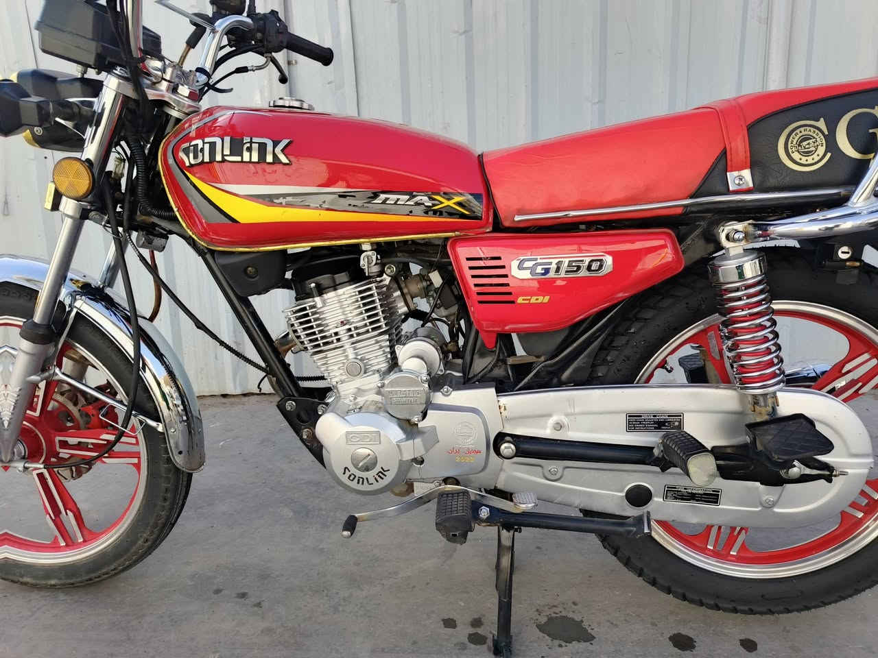 سلام عليكم دراجه سونك الاصلي موديل 23 طالعة بل 25 دراجه على وضع الشركة اوراق 3 دراجه مكفولة كفالة عامة كهربايات مكفوله محرك مكفول اخرس سبانه ممدود عليه نكره هندر نكره سلف دراجه كاملة مكمله بغداد 
السعر 700 رقم ***********
