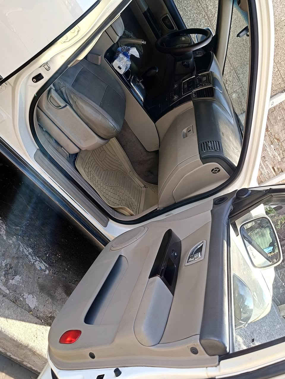 كيا سورينتو 2008 للبيع محرك 6 سلندر 3300 خليجية EX تحتوي على منظومة غاز رقم بغداد انكليزي بأسمي بيهة صبغ قليل بالباب مال صدر وشوية من الباب اللي بصفهة السيارة كلش نظيفة السعر 109 وبيهة مجال للاستفسار الاتصال ***********
