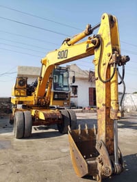 موجود حفاره جاهزه للعمل لحفر القصاطل وخطوط الماء اسعار مناسبه الاتصال ...