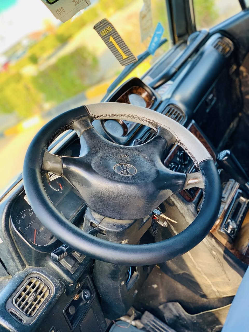 بؤفرؤشتن 
٤٣ مه جال 
مؤديل ٢٠٠١
بي بؤياخ
بي ليدراو
هه مووگياني كه پسه
ده بل ئه كسل كاره باي مه زبووت
سه نه وي ته واوبووه
***********
***********
