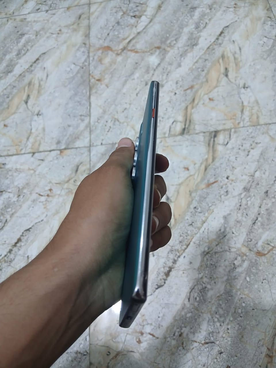 تكنو كامون 40 برو فايف جي جهاز مكفول كفاله عامه مكفول من تصليح الذاكره 256 جهاز نضيف بي طكه بل حساس كلش خفيفه وما تبين جهاز وياه كفر بس الجهاز دبل شريحه يعني ثنين السعر 230 وبي مجال حك جيه ***********
