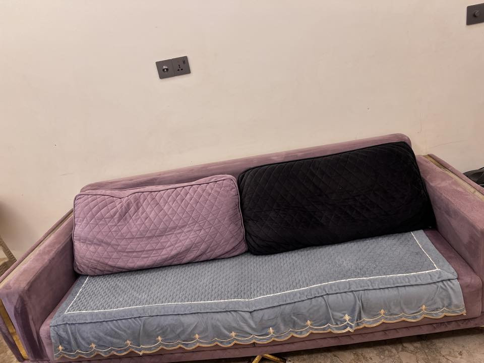 اثاث للبيع.
تخم تركي ٨مقاعد سرير 
          تخم ١٠مقاعد زان مصري 
       غرفه نوم تركيه ١١قطعه  سرير مخزن 
للاستفسار ***********
