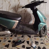 دراجة كهربائية • شحن • نضيفه