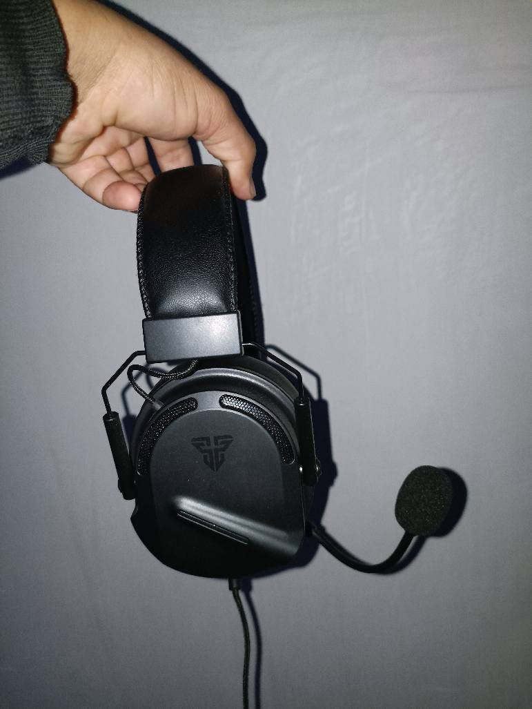 للبيع ايباد 9 ذاكرة 64 ببجي 60 فريم وتحديثه قديم يعني فول سلاسه ببجي ويا سماعه محيطيه من شركة فانتك نوع MH91 بطارية 🔋 90 نظيف كلش العنوان بغداد سريع ابوغريب الشيحة للتواصل *********** السعر 270 ألف وبي مجال بسيط بغداد, العراق
