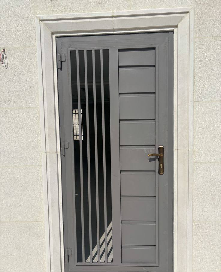 العرض لمدة ثلاث  ايام ب250الف  فقط
وترجع الاسعار القديمة 
التفاصيل 
باب طول 2 متر
عرض متر  
الحديد ثقيل 2 ملم( حقيقي) شرط الفحص
صبغ اساس +لون اسود
كيلون  + كوبون 
الباب كامل ب250الف 
البيع مباشر 
■بدون نقل او شد ■نكرر العروض بدون نقل وشد رجاءا


**إذا كنت صاحب هذا الإعلان وتريد حذفه لأي سبب، رجاءا أرسل رسالة إلى الدعم الفني**