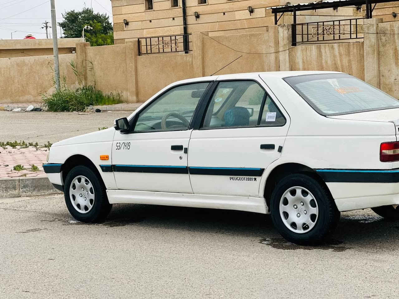 سلام عليكم بيجو 405جي ال إكس موديل 209سياره مكفوله من ضربه بيه صبغ مكانت تخم تاير جديد صدر مامي وخلفي جديد هزه جديد سنويه الى 28تحويل مباشر سياره كير ومكينه مكفولته سياره جهزه السعره 37مكاني بغداد بلديات وهذ رقمي ***********
