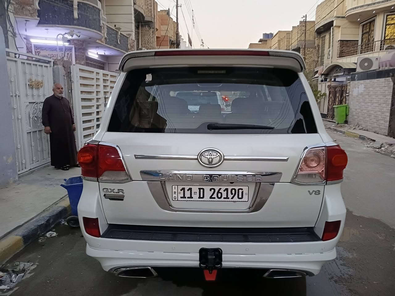 تيوتا لاندكروز ٢٠١٠ فول مواصفات جاهزة بدون اي نقص سيارة على ايدي مامتعوبة بيهة قطعتين صبغ جاملغ امامي وجاملغ خلفي السعر ٢٨٠ عنوان بغداد البلديات للاتصال ***********
