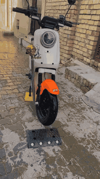 السلام عليكم دراجه شحن للبيع 009ريان  حجم 20 فول مكفول تايرات مال شركه صارلي شهرين من مشتريها وتوازيت علئ بيعتها للستفسار ،***********
