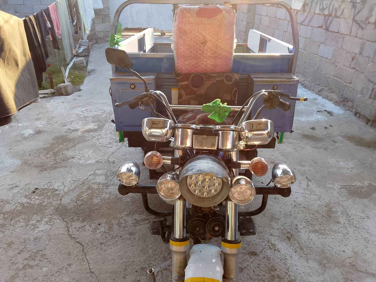 سلام عليكم ستوته للبيع موديل 18ومكينه 24اوراق اصولي ماناقصه اي شي ***********
