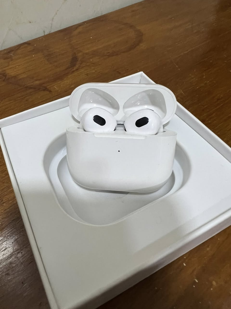 سماعات ايربود برو وعادي جدد تجي تفحص هية والكيبل وتكنك عليهة وتاخذهة عندي كمية جبيرة 
ابيعهن الزوج ب 15 الف وماكو هيج سعر مكاني بغداد العطيفية


**إذا كنت صاحب هذا الإعلان وتريد حذفه لأي سبب، رجاءا أرسل رسالة إلى الدعم الفني**