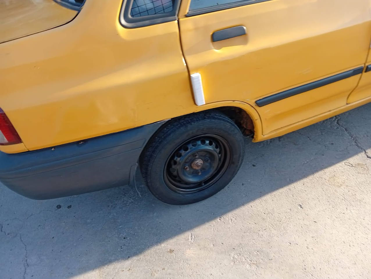 سايبه لبيع موديل 11 بيه تخم تير جديد وبيه مكينه مازده لاتنقيص ولا تبخير خير من الله وعلواني الصلاح شارع جزيره ويسمي  ورايده ب 25 وبيه مجال حك جيه وهذا رقمي ***********
