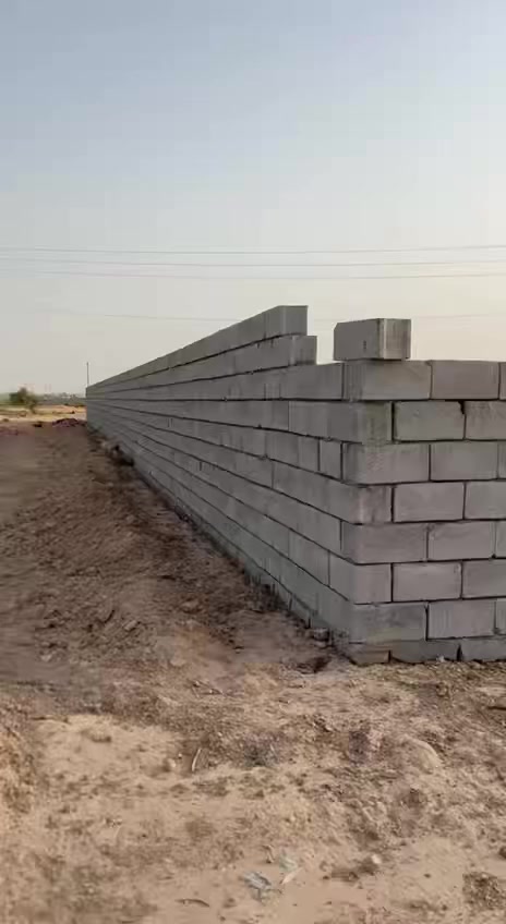 نص دونم للبيع 1250متر
مقابل شارع 100 مسافه كيلو تقريباً بصفي مزارع والعالم باني تكدر تقطعه اراضي او صالح للسكن واصله مي وكهرباء 
السعر اتصل ***********
