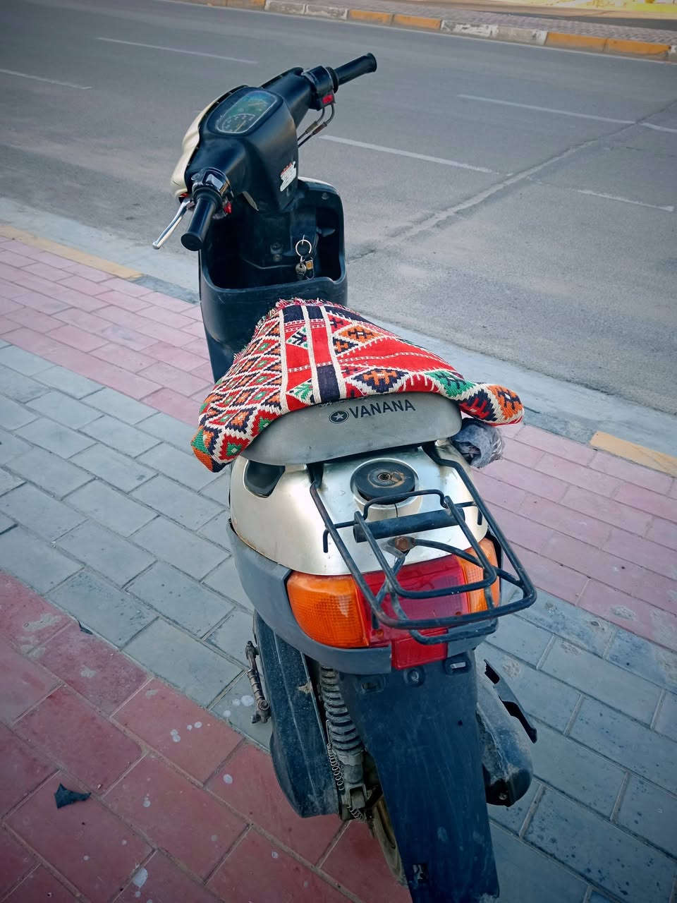 بطة نظيفة للبيع مكينة ناعمة شاصي نظيف ب١٧٥ وبيها مجال بسيط رقم الهاتف ***********
