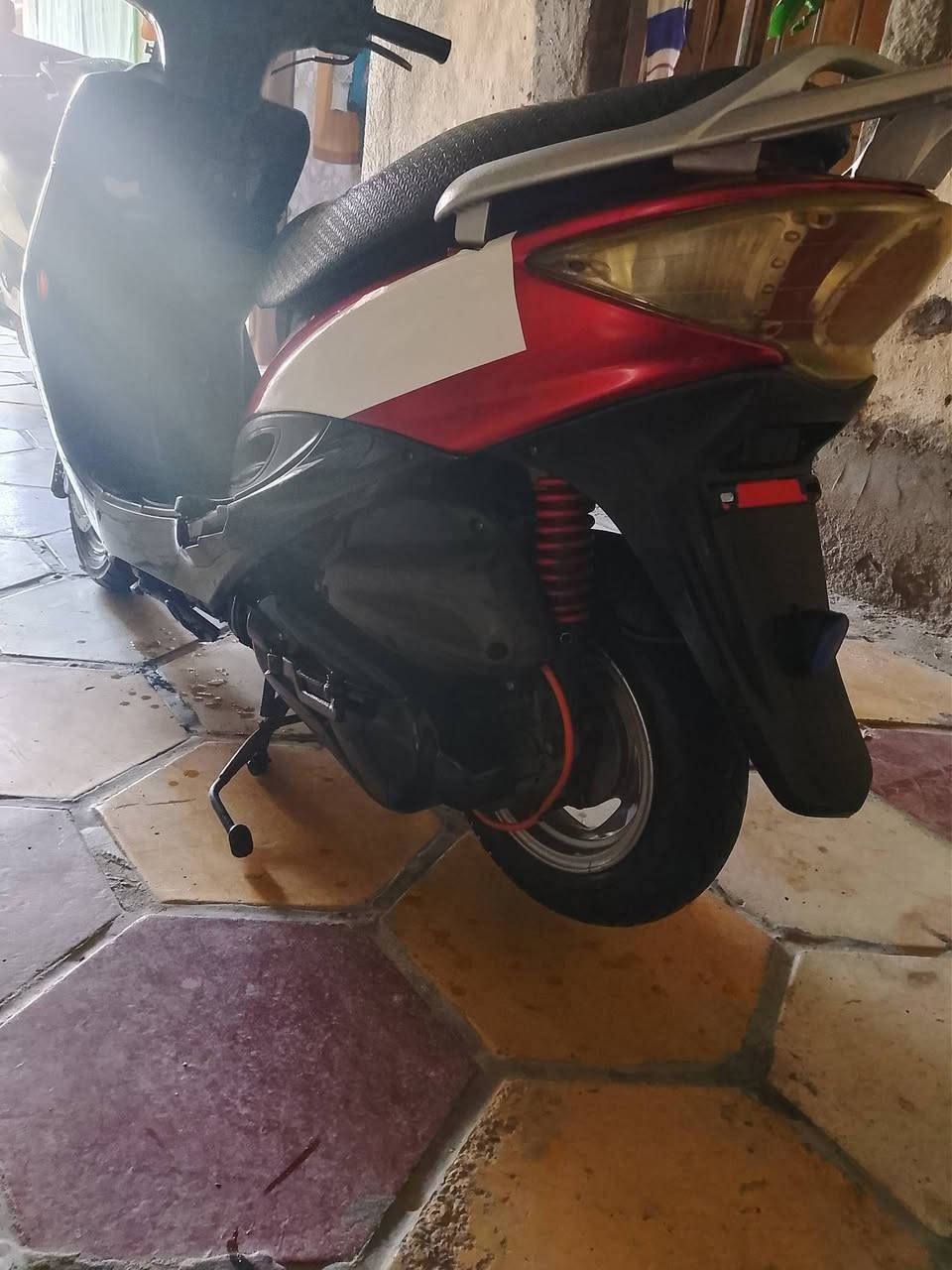 سلام عليكم دراجه جي فور للبيع دراجه جديد جاهزه مكينه حلوه بل مشي سعر دراجه 350وبيها مجال للشراي عنواني ناصريه *********** بي واتساب
