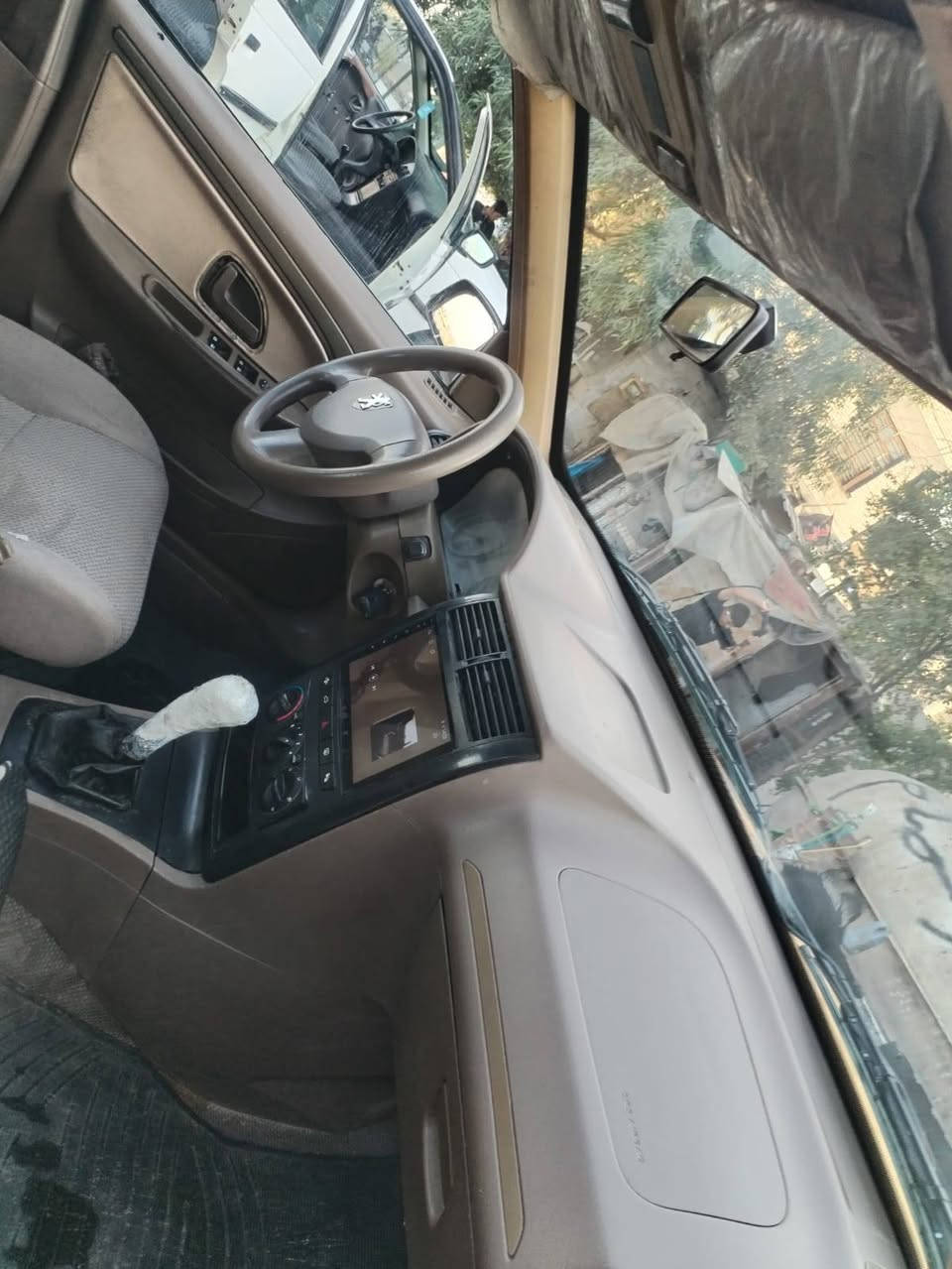 السلام عليكم
بيجو لميس رقم ألماني سنوية الى ٢٤/٩/٢٠٢٨ رقم بغداد موديل ٢٠١٦كير مكينه حداديه خير من الله لا توجد اي غرامات مكاني بغداد الرصافه العبيدي السعر 36
رقم الجوال /***********
