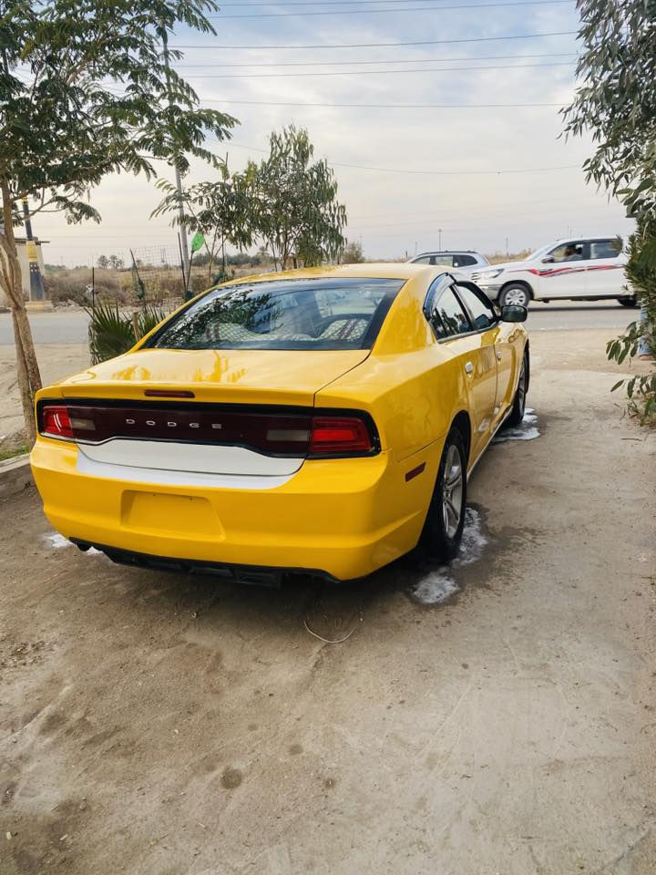 سلام عليكم شارجر 2012مرمز 2013 الرقم بصره اجره مصفره هيئه السعر 105 وبيه مجال بصيط الضربه بجم جيهت العبري وبيه ضربه من الخلف الجاملغات الخلفيه بيهن تعمير مكان السياره ناصريه سوق الشيوخ الطار رقم التلفون ***********
