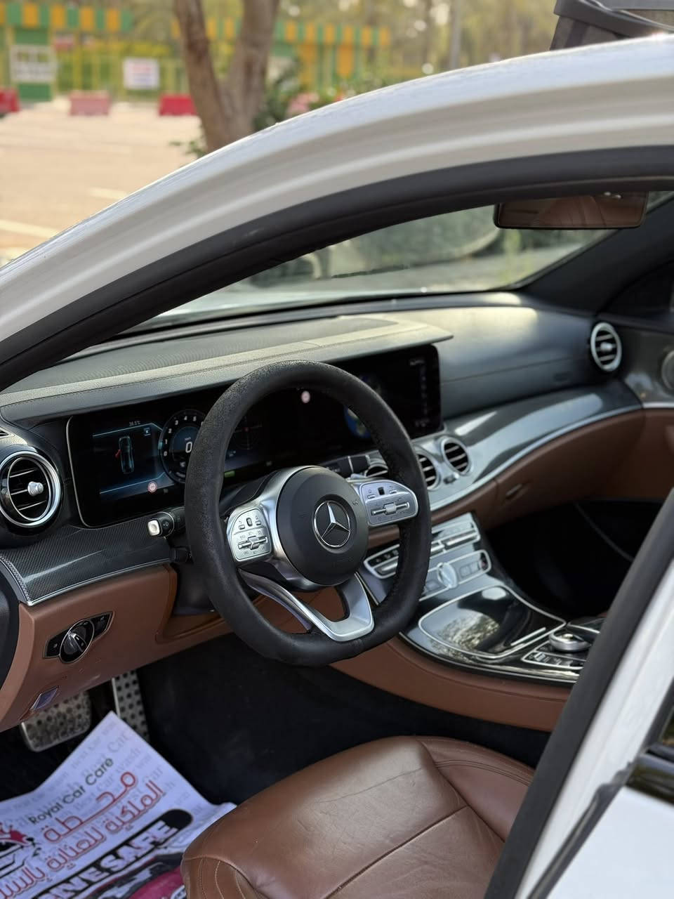 • الموديل: مرسيدس E200 موديل 2020
• الفئة: W213 Facelift

• اللون: (ابيض)

• وارد: (ألماني / دبل بصمة)

• المحرك: 2.0 تيربو Mild Hybrid

• عدد السلندرات: 4 سلندر

• القوة: 197 حصان

• العزم: 320 نيوتن متر

• ناقل الحركة: أوتوماتيك 9 سرعات 9G-TRONIC

• نظام الدفع: خلفي / 4MATIC 

• تسارع 0-100 خلال 7.5 ثانية تقريباً

• اقتصادي جداً بالوقود

• بانوراما كاملة

• ابواب شفط 

• تشغيل بصمة

• فتح وغلق بصمة

• أبواب شفط

• LED High Performance / Multi Beam

• حساسات أمامية وخلفية

• كاميرات 360 درجة

• رادار أمامي

• نظام صف السيارة أوتوماتيك

• جنوط AMG أصلية

• مرايا كهربائية طي أوتوماتيك

• فتحة سقف بانوراما

• إضاءة ترحيبية

• جناح خلفي ولمسات AMG

المواصفات الداخلية

• داخلية جلد فاخرة

• تبريد وتسخين مقاعد

• مقاعد كهربائية مع ميموري

• إضاءة داخلية Ambient 64 لون

• شاشة عدادات ديجيتال كاملة

• شاشة وسطية كبيرة

• نظام صوت Burmester الأصلي

• Head-Up Display

• ستيرن تحكم متعدد

• تحكم كهربائي كامل بالمقاعد

• تبريد خلفي مستقل

• شاحن لاسلكي

• Apple CarPlay + Android Auto

أنظمة الأمان والمساعدة

• رادار الحفاظ على المسار

• Blind Spot

• Brake Assist

• Distronic Plus

• تنبيه الاصطدام

• قراءة إشارات الطريق

• نظام مانع الانزلاق

• ABS / ESP

• وسائد هوائية كاملة

مميزات إضافية

• السيارة فول مواصفات بدون نقص

• استخدام شخصي ونظيف جداً

• صيانة منتظمة

• لا تحتاج أي مصروف

• جاهزة للفحص

مكان السيارة بابل / الحله📍 

📞 للتواصل: ***********
