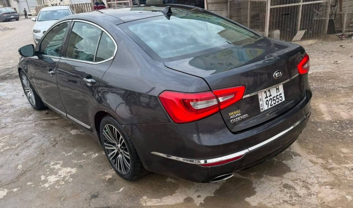 كيا كادنزه موديل 2016 وارد امريكي حادثه جاملغ بسيط بدون دواخل
فول مواصفات 1/1
محرك 6سلندر اوتوماتيك كير محرك مكفولات
تبريدثلج 🥶 تخم تاير حداديه صدر ممتاز  
بيها قطع صبغ سبب جراد ابيع صبغ حزام 
سعر112 ورقه  
عنواني بغداد ***********
