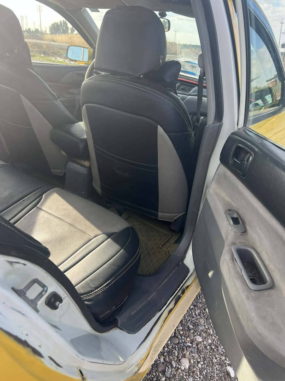 السلام عليكم  
مكلف بنشر اتصل وبيك خير وتدلل ***********
لانسر موديل 8 رقم ديالى  مكاني بغداد ناحيه الراشديه 
رقم نكليزي بسمي شرط التحويل مصفره هيئه غرامات هزه جديده 
تخم تاير جديد 
تبريد ثلج 
كير أوتوماتيك 
مكينه خير من الله لا صرف ولا بخار
صدر خلفي امامي نص عمر 
بيها ضربه خفيفه كلش بصندوك
وجالمغ الامامي بي طخه خفيفه دون وادخل 
السعر 62بيها مجال بسيط
