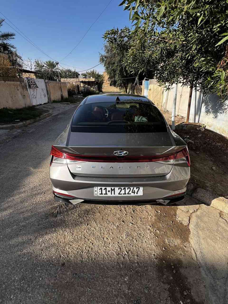 موديل 22 حادث طخه ب حامغ الامامي فقط بجم كبر فول الفول 1/1 السياره ع وضع الشركه مكينه 2000 داخل جلد بلاد احمر السعر 155 وبيه شي بسيط ***********
