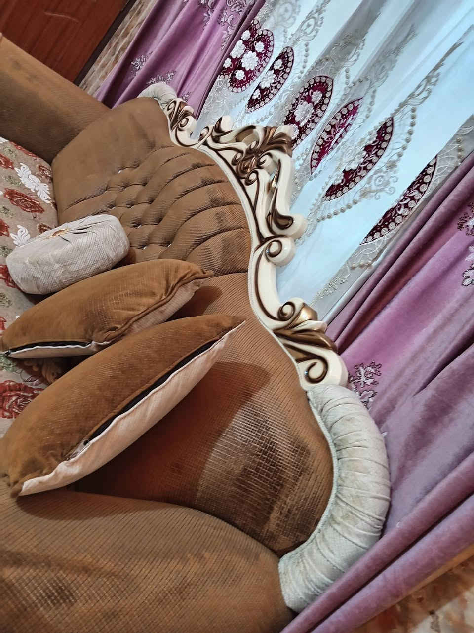 سلام عليكم تخم ملكي تفصال تركي ١٠مقعد لبيع مكان بغداد التاجي تصال على الرقم *********** اي
