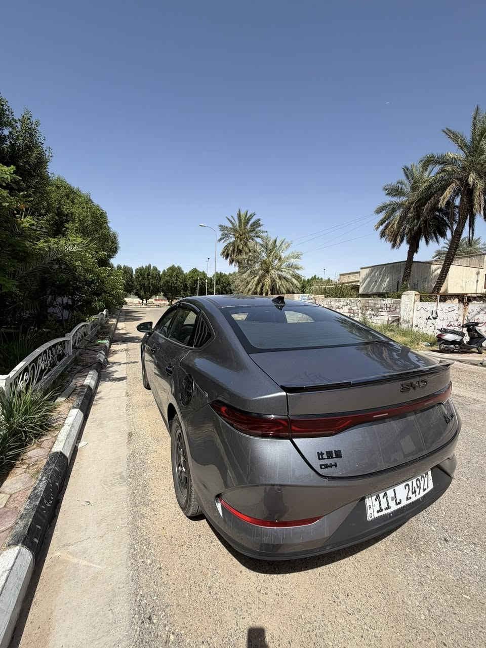 جن بلص 

موديل 2025

ماشية ١٦ الف 

بيها طختين خفيفات 

داخل زيتوني

رقم بغداد

موقع السيارة واسط 

اضافات ارضيات وسكوبات ولد امامي وبردات سياره جاهزة كلش 

السعر 18 مليون ومية 
***********
