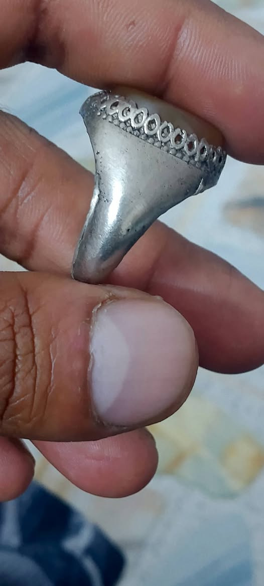 سلام عليكم خاتم عقيق يماني فضه عراقيه سعر 25الف مكان بغداد الكاظميه ***********
