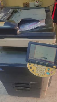 طابعة بزهاب شغاله بيها عطلات بسيطه ونقص احبار..طابعة بزهاب  c280 طابعة...