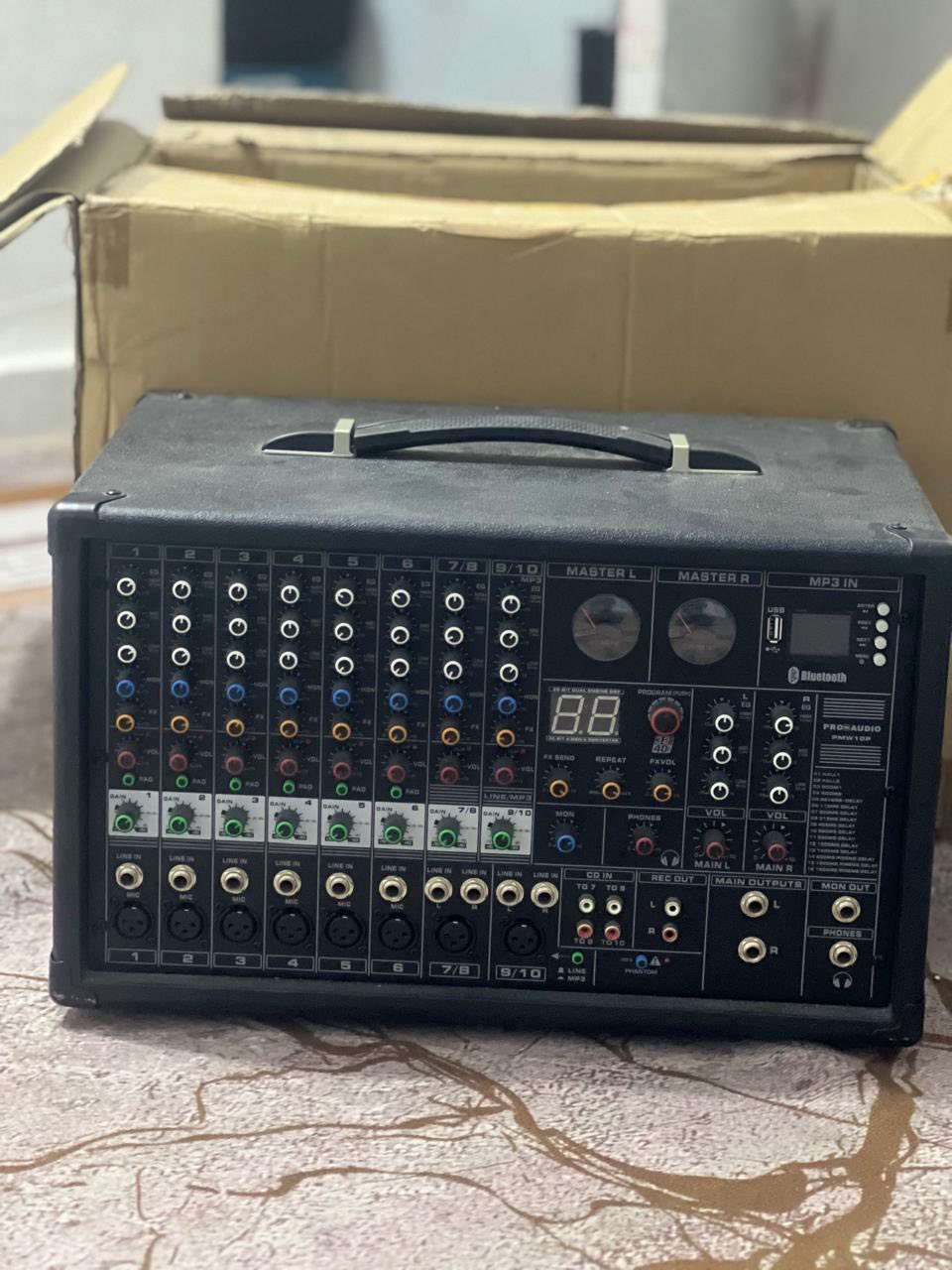 جديد مستعمل 5 ايام فقط صوت ونقاوه تفحص وتاخذه للعلم اني موبياع شراي والجهاز استعمال شخصي النظافة لتسألوني بي خير من الله 
السعر مليون و200 
الشراي يتصل 
***********
